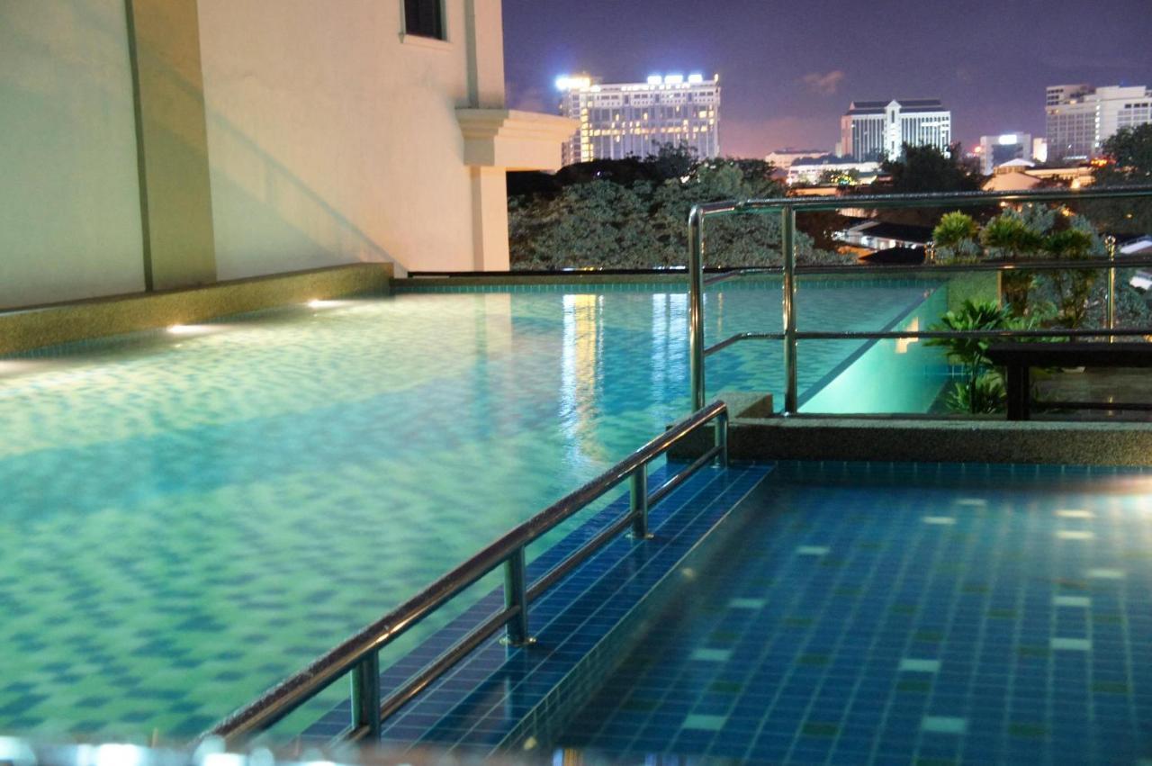 คินตา ริเวอร์ฟรอนท์ โฮเต็ลแอนด์สวีทส์ Hotel อิโปห์ ภายนอก รูปภาพ