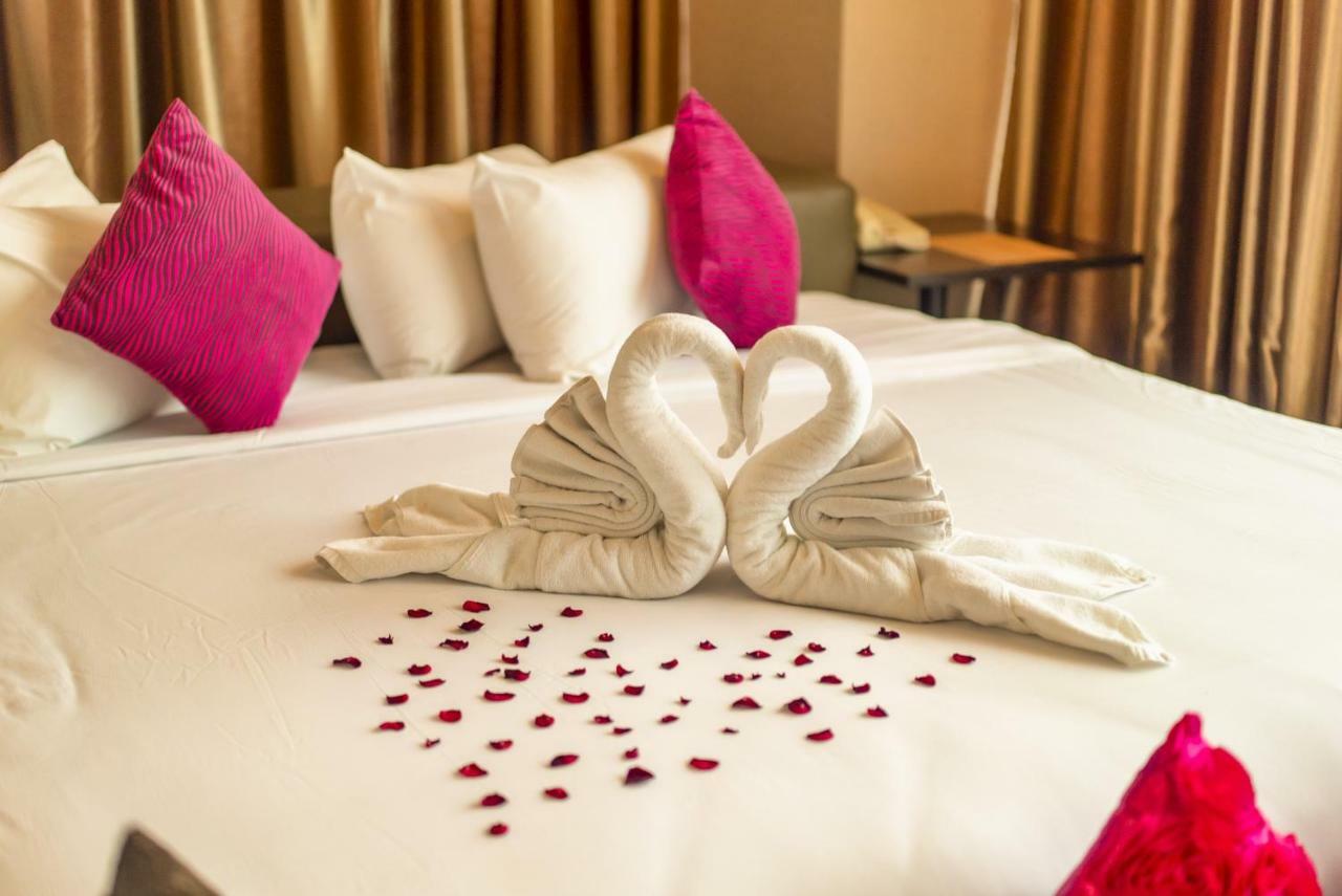 คินตา ริเวอร์ฟรอนท์ โฮเต็ลแอนด์สวีทส์ Hotel อิโปห์ ภายนอก รูปภาพ